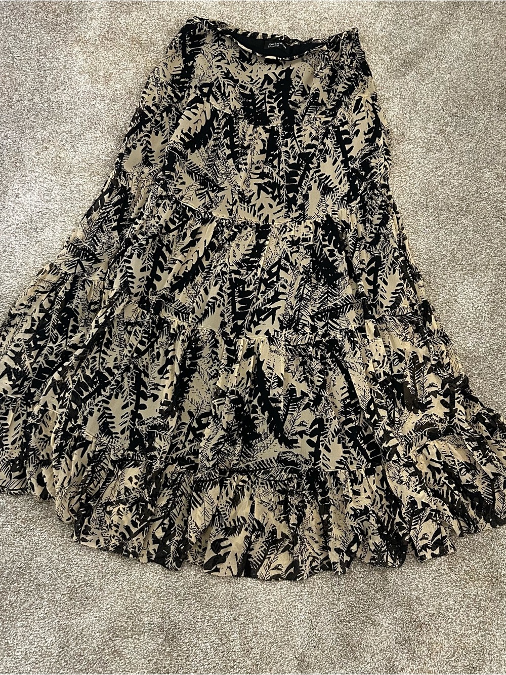 Jones New York Black and Tan Botanical Tiered Maxi Skirt size 6